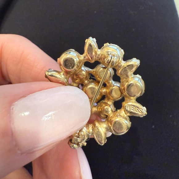 Albert Weiss crystal Red Brooch, classic vintage piece! - Picture 4 of 7